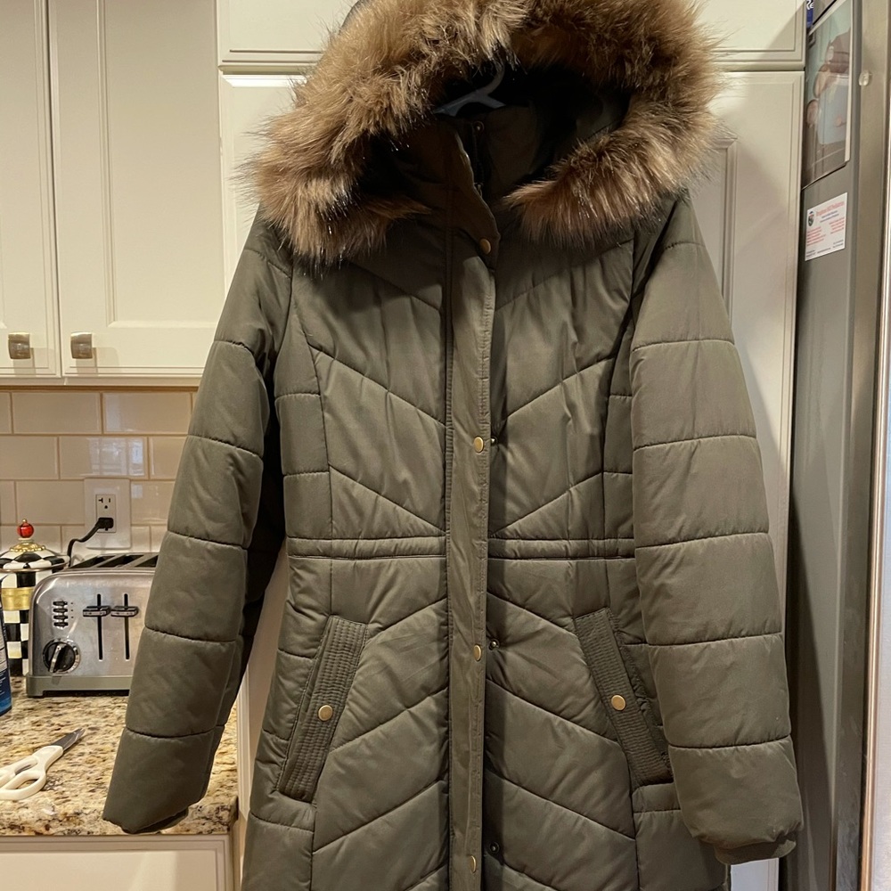 Green puffer coat with faux fur hood S